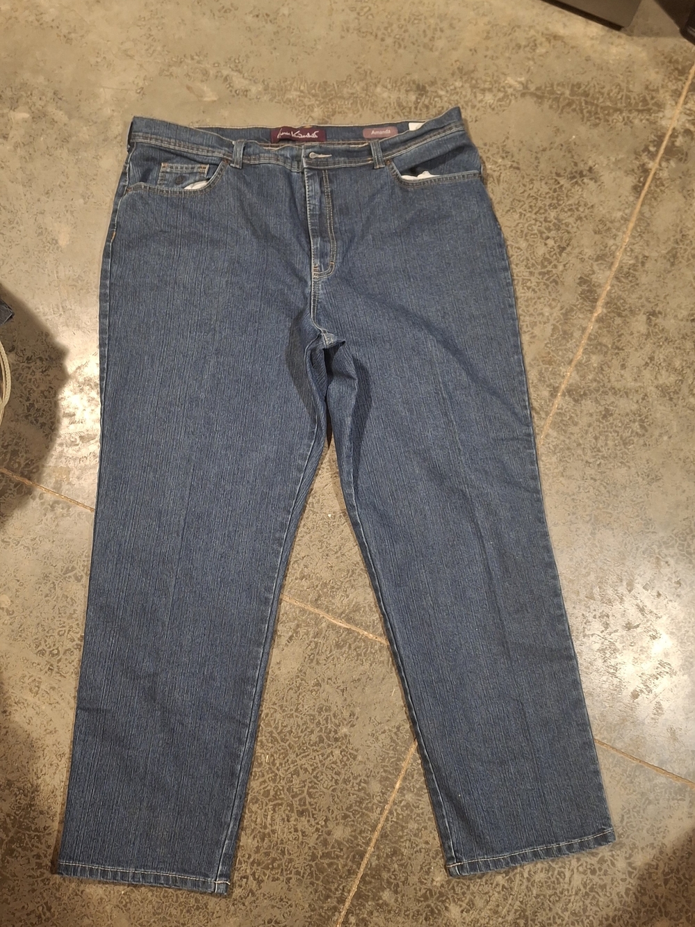 Gloria Vanderbilt Relaxed Fit Women's Jeans in Medium Blue Plus Size
